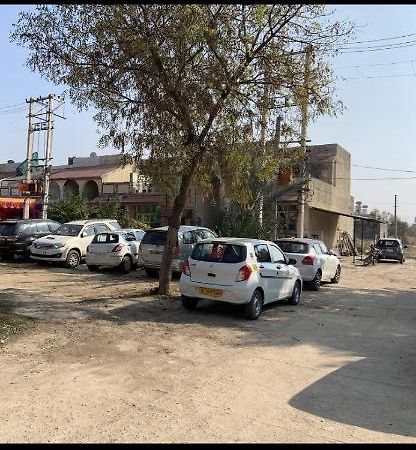Mufis Homestay, Emerald Compound, New Palam Vihar-2 Gurgaon Buitenkant foto
