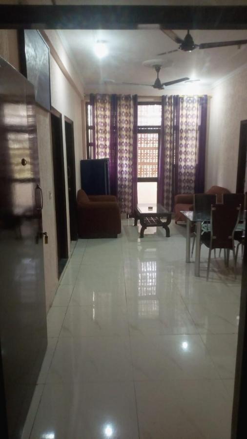 Mufis Homestay, Emerald Compound, New Palam Vihar-2 Gurgaon Buitenkant foto
